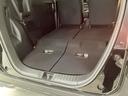 リアシートは簡単に倒す事ができ、ラゲッジルームも広がります。