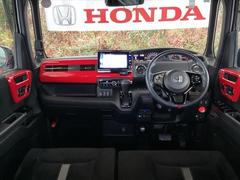 �ɥ饤�С����濴�˼����˼꤬�Ϥ����֤ˣ��ԥ��쥯�ȥ�С��䥨�������͡��������å��ʤɤ����֡��������ͥ��Ƥ��ޤ� 2