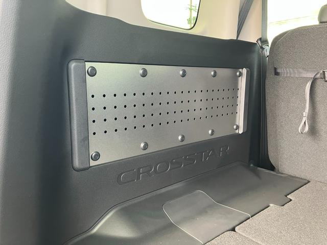 フリード ｅ：ＨＥＶクロスター　登録済未使用車　ブラインドスポットインフォメーション　２列目６：４分割可倒式シート　コンビシート　シートヒーター　１５インチアルミホイール　ＨｏｎｄａＳＥＮＳＩＮＧ（17枚目）