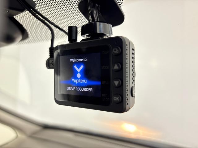 フリード Ｇ・ホンダセンシング　Ｇａｔｈｅｒｓメモリーナビ（ＶＸＭ－２２７ＶＦＮｉ）　バックカメラ　前ドラレコ　ＥＴＣ　オートリトラミラー　Ｃパッケージ　センターテーブル（3枚目）