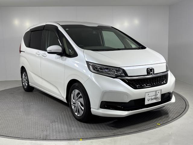 フリード Ｇ・ホンダセンシング　Ｇａｔｈｅｒｓメモリーナビ（ＶＸＭ－２２７ＶＦＮｉ）　バックカメラ　前ドラレコ　ＥＴＣ　オートリトラミラー　Ｃパッケージ　センターテーブル（7枚目）