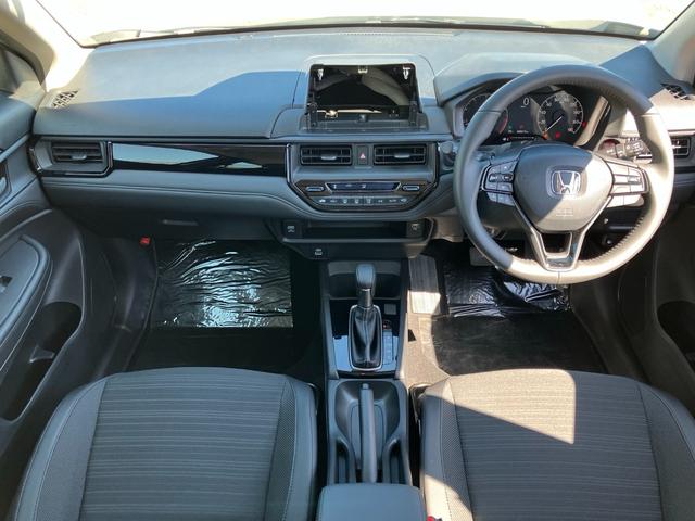 WR-V Z+ブラックスタイル Bランク車(2025年7月製造)3年車検付 本革巻ステアリングホイール+セレクトレバー リアセンターアームレスト Z+専用エクステリア BLACKSTYLE専用装備(3枚目)