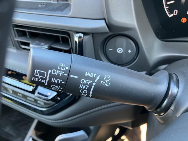 WR-V Z+ブラックスタイル Bランク車(2025年7月製造)3年車検付 本革巻ステアリングホイール+セレクトレバー リアセンターアームレスト Z+専用エクステリア BLACKSTYLE専用装備(22枚目)