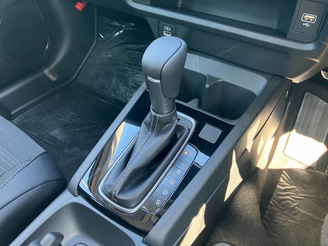 WR-V Z+ブラックスタイル Bランク車(2025年7月製造)3年車検付 本革巻ステアリングホイール+セレクトレバー リアセンターアームレスト Z+専用エクステリア BLACKSTYLE専用装備(28枚目)