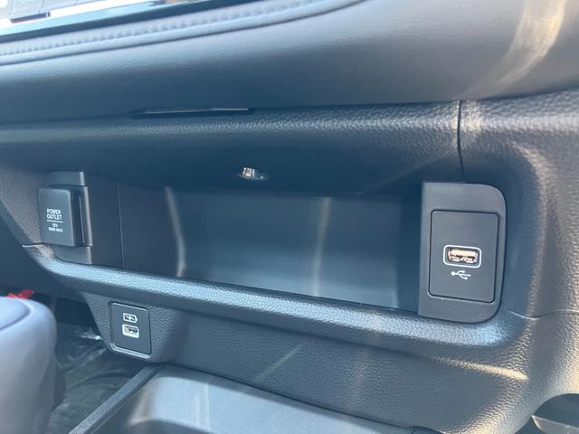 WR-V Z+ブラックスタイル Bランク車(2025年7月製造)3年車検付 本革巻ステアリングホイール+セレクトレバー リアセンターアームレスト Z+専用エクステリア BLACKSTYLE専用装備(36枚目)