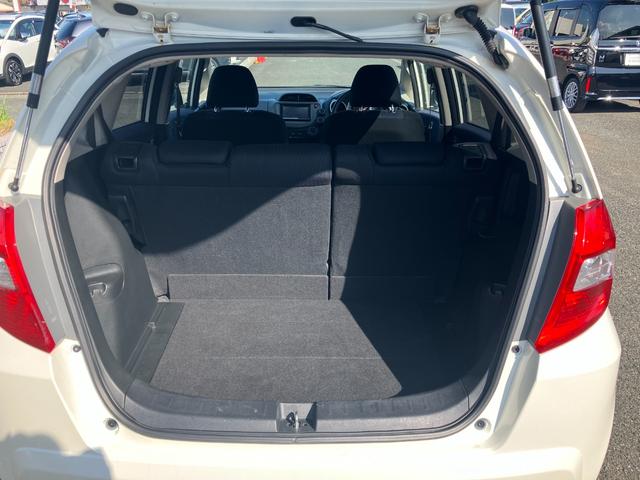 フィット Ｇ　ナビ（ＡＬＰＩＬＥＶＩＥ－Ｘ０８）　ＥＴＣ　スカイルーフ（15枚目）