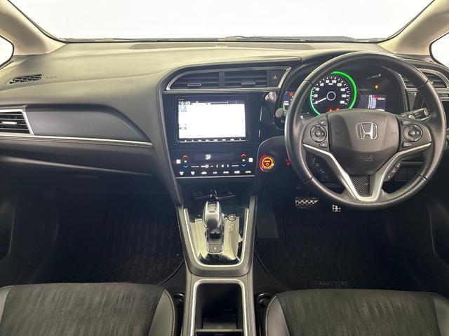 シャトル ハイブリッドＸホンダセンシング　Ｇａｔｈｅｒｓメモリーナビ　バックカメラ　ＥＴＣ　ＨｏｎｄａＳＥＮＳＩＮＧ　オートハイビーム　ＬＥＤヘッドライト＋ＬＥＤフォグライト＋自動防眩ルームミラー　衝突軽減ブレーキ　誤発進抑制機能（3枚目）