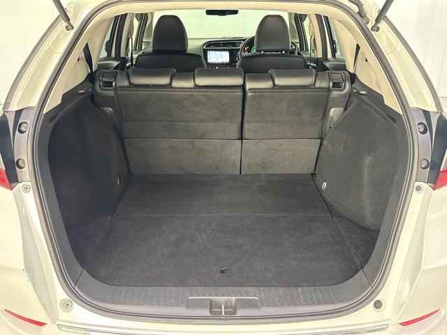 シャトル ハイブリッドＸホンダセンシング　Ｇａｔｈｅｒｓメモリーナビ　バックカメラ　ＥＴＣ　ＨｏｎｄａＳＥＮＳＩＮＧ　オートハイビーム　ＬＥＤヘッドライト＋ＬＥＤフォグライト＋自動防眩ルームミラー　衝突軽減ブレーキ　誤発進抑制機能（11枚目）