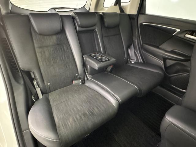 シャトル ハイブリッドＸホンダセンシング　Ｇａｔｈｅｒｓメモリーナビ　バックカメラ　ＥＴＣ　ＨｏｎｄａＳＥＮＳＩＮＧ　オートハイビーム　ＬＥＤヘッドライト＋ＬＥＤフォグライト＋自動防眩ルームミラー　衝突軽減ブレーキ　誤発進抑制機能（13枚目）