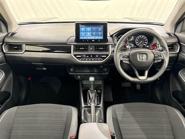 ＷＲ－Ｖ Ｚ＋　Ｇａｔｈｅｒｓディスプレイオーディオ　バックカメラ　ＥＴＣ　リアセンターアームレスト（ドリンクホルダー付）　衝突軽減ブレーキ　先行車発進お知らせ機能　歩行者事故低減ステアリング　誤発進抑制機能（3枚目）