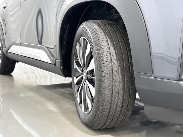 ＷＲ－Ｖ Ｚ＋　Ｇａｔｈｅｒｓディスプレイオーディオ　バックカメラ　ＥＴＣ　リアセンターアームレスト（ドリンクホルダー付）　衝突軽減ブレーキ　先行車発進お知らせ機能　歩行者事故低減ステアリング　誤発進抑制機能（13枚目）