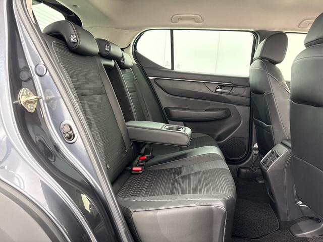 ＷＲ－Ｖ Ｚ＋　Ｇａｔｈｅｒｓディスプレイオーディオ　バックカメラ　ＥＴＣ　リアセンターアームレスト（ドリンクホルダー付）　衝突軽減ブレーキ　先行車発進お知らせ機能　歩行者事故低減ステアリング　誤発進抑制機能（18枚目）