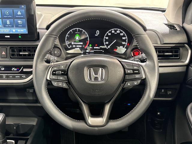 ＷＲ－Ｖ Ｚ＋　Ｇａｔｈｅｒｓディスプレイオーディオ　バックカメラ　ＥＴＣ　リアセンターアームレスト（ドリンクホルダー付）　衝突軽減ブレーキ　先行車発進お知らせ機能　歩行者事故低減ステアリング　誤発進抑制機能（20枚目）