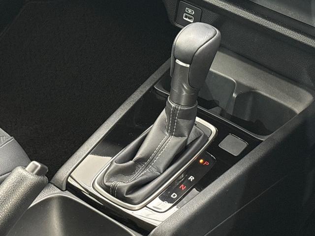 ＷＲ－Ｖ Ｚ＋　Ｇａｔｈｅｒｓディスプレイオーディオ　バックカメラ　ＥＴＣ　リアセンターアームレスト（ドリンクホルダー付）　衝突軽減ブレーキ　先行車発進お知らせ機能　歩行者事故低減ステアリング　誤発進抑制機能（25枚目）