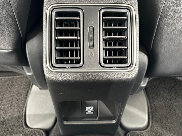 ＷＲ－Ｖ Ｚ＋　Ｇａｔｈｅｒｓディスプレイオーディオ　バックカメラ　ＥＴＣ　リアセンターアームレスト（ドリンクホルダー付）　衝突軽減ブレーキ　先行車発進お知らせ機能　歩行者事故低減ステアリング　誤発進抑制機能（31枚目）