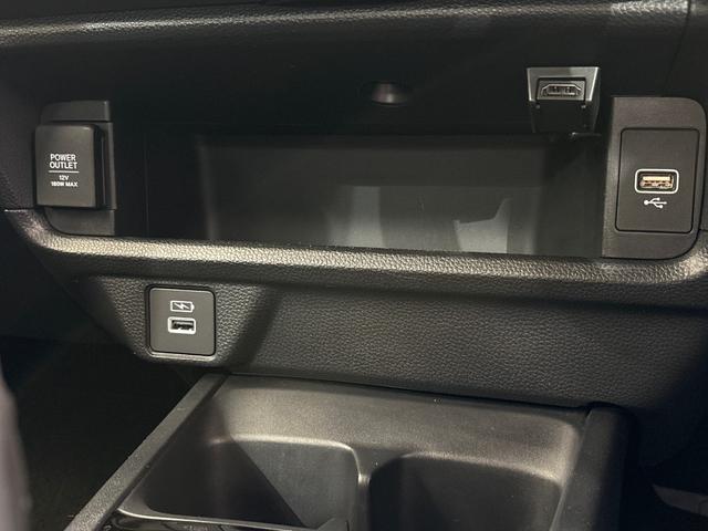 ＷＲ－Ｖ Ｚ＋　Ｇａｔｈｅｒｓディスプレイオーディオ　バックカメラ　ＥＴＣ　リアセンターアームレスト（ドリンクホルダー付）　衝突軽減ブレーキ　先行車発進お知らせ機能　歩行者事故低減ステアリング　誤発進抑制機能（35枚目）