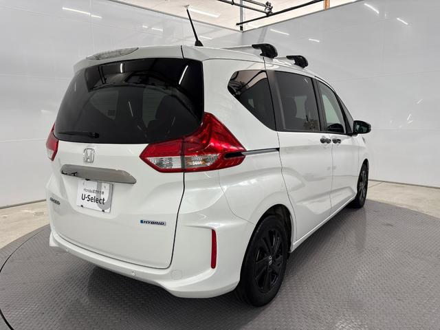 フリードハイブリッド ハイブリッド・Ｇブラックスタイル　Ｇａｔｈｅｒｓメモリーナビ（ＶＸＭ－２３７ＶＦＮｉ）　バックカメラ　ＥＴＣ　ＨｏｎｄａＳＥＮＳＩＮＧ　両側電動スライドドア　ＬＥＤヘッドライト＋アクティブコーナリングライト　ＢＬＡＣＫＳＴＹＬＥ（9枚目）