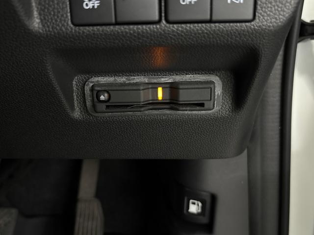 フリードハイブリッド ハイブリッド・Ｇブラックスタイル　Ｇａｔｈｅｒｓメモリーナビ（ＶＸＭ－２３７ＶＦＮｉ）　バックカメラ　ＥＴＣ　ＨｏｎｄａＳＥＮＳＩＮＧ　両側電動スライドドア　ＬＥＤヘッドライト＋アクティブコーナリングライト　ＢＬＡＣＫＳＴＹＬＥ（28枚目）