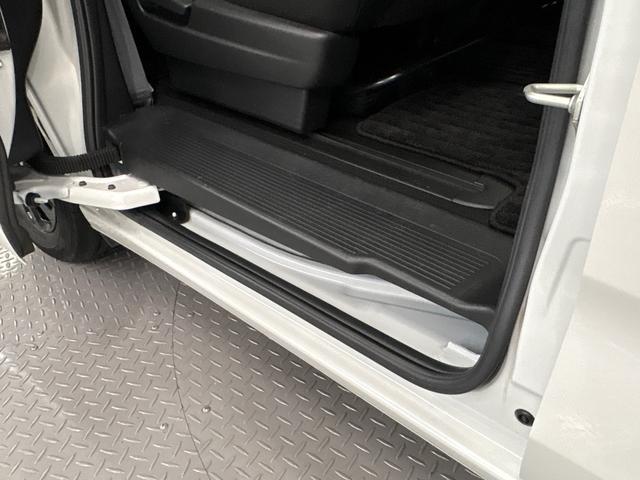 フリードハイブリッド ハイブリッド・Ｇブラックスタイル　Ｇａｔｈｅｒｓメモリーナビ（ＶＸＭ－２３７ＶＦＮｉ）　バックカメラ　ＥＴＣ　ＨｏｎｄａＳＥＮＳＩＮＧ　両側電動スライドドア　ＬＥＤヘッドライト＋アクティブコーナリングライト　ＢＬＡＣＫＳＴＹＬＥ（31枚目）