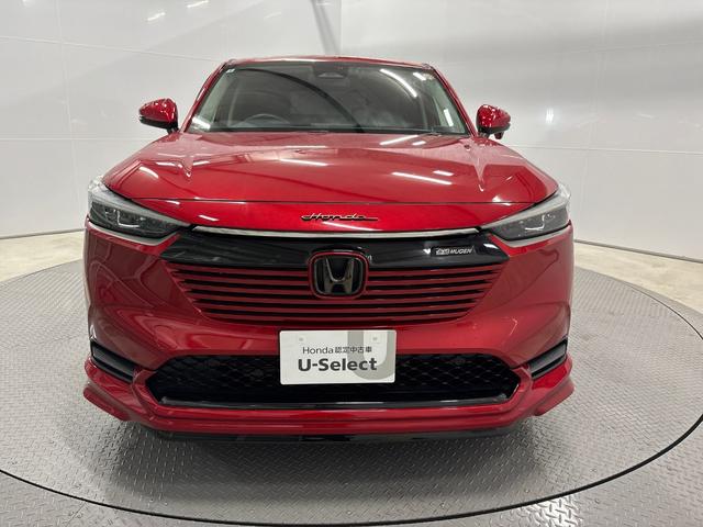 ヴェゼル ｅ：ＨＥＶＺ　ＨｏｎｄａＣＯＮＮＥＣＴディスプレー　ＥＴＣ　前後ドラレコ　ブラインドスポットインフォメーション　後退出庫サポート　ハンズフリーアクセスパワーテールゲート　ワイヤレス充電器　１８インチアルミホイール（8枚目）