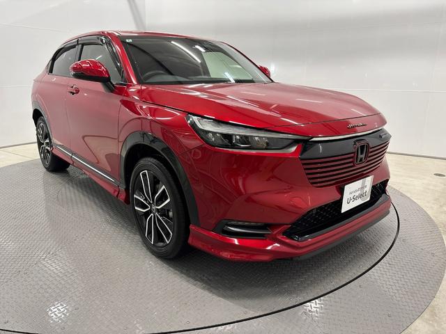 ヴェゼル ｅ：ＨＥＶＺ　ＨｏｎｄａＣＯＮＮＥＣＴディスプレー　ＥＴＣ　前後ドラレコ　ブラインドスポットインフォメーション　後退出庫サポート　ハンズフリーアクセスパワーテールゲート　ワイヤレス充電器　１８インチアルミホイール（9枚目）