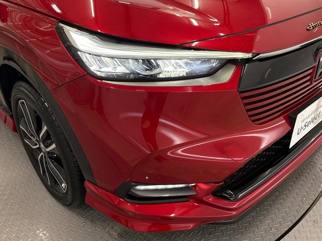 ヴェゼル ｅ：ＨＥＶＺ　ＨｏｎｄａＣＯＮＮＥＣＴディスプレー　ＥＴＣ　前後ドラレコ　ブラインドスポットインフォメーション　後退出庫サポート　ハンズフリーアクセスパワーテールゲート　ワイヤレス充電器　１８インチアルミホイール（14枚目）