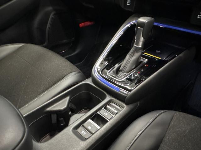 ヴェゼル ｅ：ＨＥＶＺ　ＨｏｎｄａＣＯＮＮＥＣＴディスプレー　ＥＴＣ　前後ドラレコ　ブラインドスポットインフォメーション　後退出庫サポート　ハンズフリーアクセスパワーテールゲート　ワイヤレス充電器　１８インチアルミホイール（38枚目）