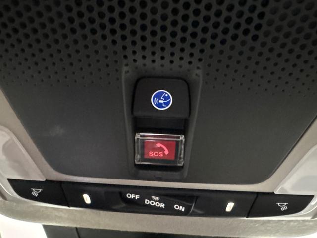 ヴェゼル ｅ：ＨＥＶＺ　ＨｏｎｄａＣＯＮＮＥＣＴディスプレー　ＥＴＣ　前後ドラレコ　ブラインドスポットインフォメーション　後退出庫サポート　ハンズフリーアクセスパワーテールゲート　ワイヤレス充電器　１８インチアルミホイール（49枚目）