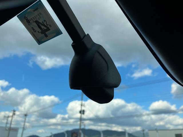 ヴェゼル ｅ：ＨＥＶＺ　ＨｏｎｄａＣＯＮＮＥＣＴディスプレー　ＥＴＣ２．０　ワイヤレス充電器　ＨｏｎｄａＳＥＮＳＩＮＧ　ハンズフリーアクセスパワーテールゲート　ブラインドスポットインフォメーション　後退出庫サポート（4枚目）