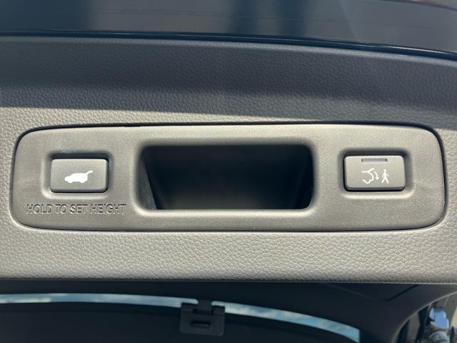 ヴェゼル ｅ：ＨＥＶＺ　ＨｏｎｄａＣＯＮＮＥＣＴディスプレー　ＥＴＣ２．０　ワイヤレス充電器　ＨｏｎｄａＳＥＮＳＩＮＧ　ハンズフリーアクセスパワーテールゲート　ブラインドスポットインフォメーション　後退出庫サポート（28枚目）