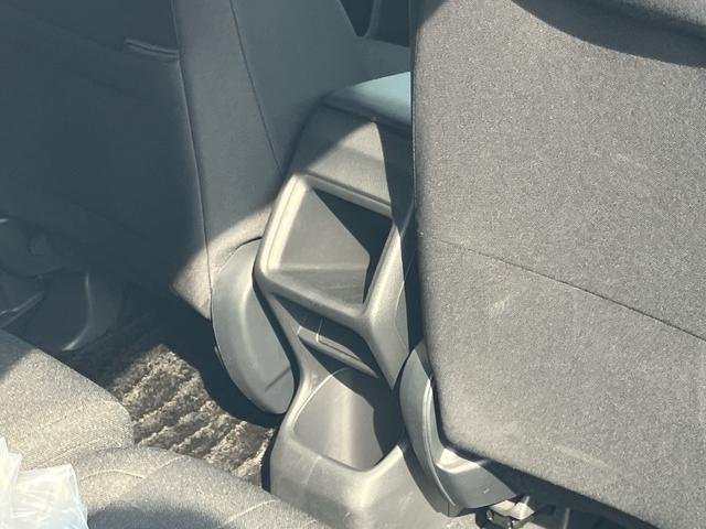 ヴェゼル ｅ：ＨＥＶＸ　Ｇａｔｈｅｒｓメモリーナビ（ＶＸＵ－２１５ＶＺｉ）　前後ドラレコ　ＥＴＣ　バックカメラ　ＨｏｎｄａＳＥＮＳＩＮＧ　衝突被害軽減ブレーキ　誤発進抑制装置（29枚目）