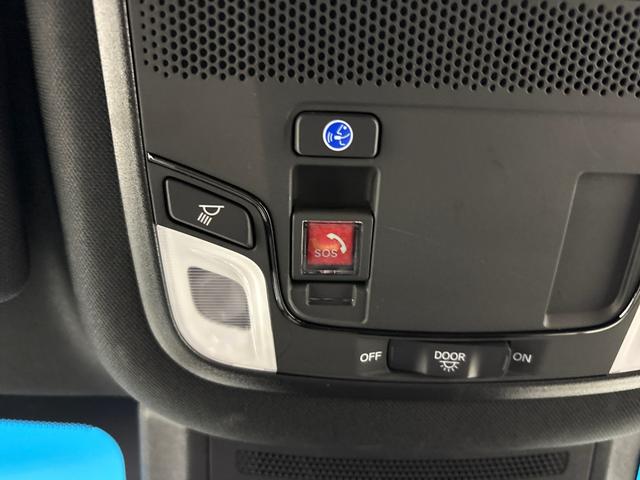 ����̎��A�N���}�Ƌً}�T�|�[�g�Z���^�[���{�^����łȂ���܂��B����ɃG�A�o�b�O���W�J������͎����Œʕ񂵂܂��B