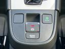 ブレーキホールドで停車中の足の負担を軽減できます。
