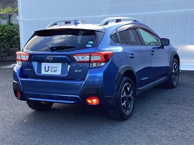 リアはプライバシーガラス付です。見た目もかっこいいですよね。また、太陽光を防ぐので冷房の効きを良くする効果もあるんです。エアコンを控えめにすれば燃費向上も見込めますよ。