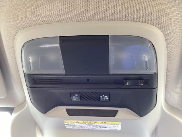 外装、内装はもちろんエンジンルームの隅々までしっかりクリーニングしています。