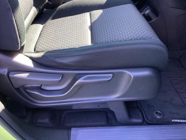 フリード+ハイブリッド ハイブリッドG・ホンダセンシング メモリーナビ ドラレコ ETC 衝突軽減 VSA Rカメラ 地デジ 盗難防止装置 スマ-トキ- サイドエアバッグ LEDヘッド エアバッグ クルーズコントロール パワーステアリング 両席エアバック(23枚目)