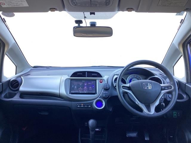 フィットハイブリッド ベースグレード HDDナビ ETC フルセグ 運転席助手席エアバック Cコントロール 記録簿付 パワーウィンドウ DVD再生 イモビライザー AUTOエアコン ABS PS 運転席エアバック ナビTV(2枚目)