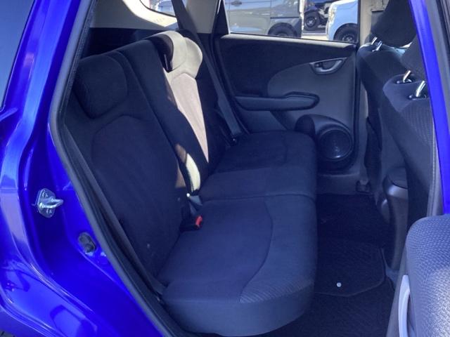 フィットハイブリッド ベースグレード HDDナビ ETC フルセグ 運転席助手席エアバック Cコントロール 記録簿付 パワーウィンドウ DVD再生 イモビライザー AUTOエアコン ABS PS 運転席エアバック ナビTV(17枚目)