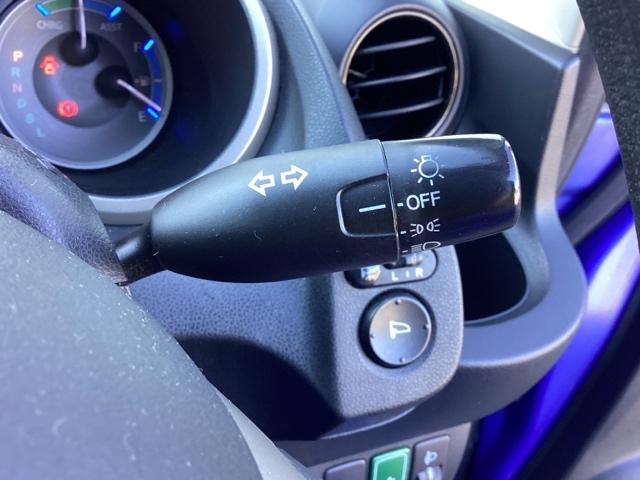 フィットハイブリッド ベースグレード HDDナビ ETC フルセグ 運転席助手席エアバック Cコントロール 記録簿付 パワーウィンドウ DVD再生 イモビライザー AUTOエアコン ABS PS 運転席エアバック ナビTV(32枚目)