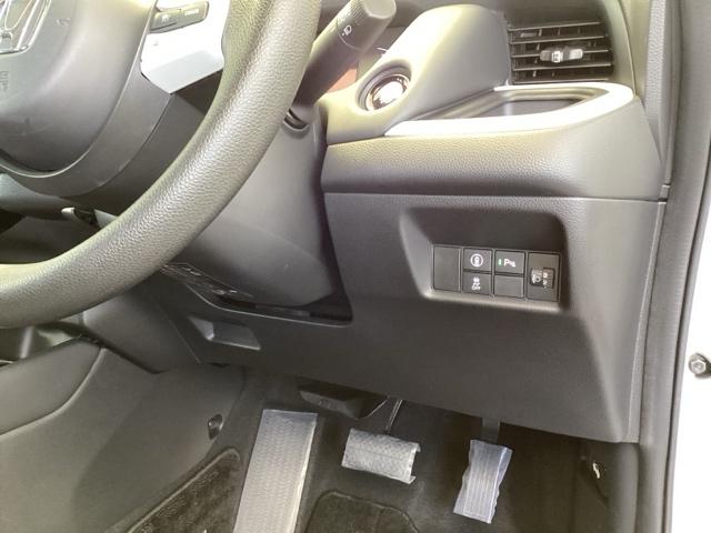 フィット ホーム ディスプレイオーディオ ETC 衝突軽減ブレーキ LEDライト オートライト クリアランスソナー 記録簿付 エアバッグ iストップ スマ-トキ- 盗難防止装置 Wエアバック USBポート DVD(14枚目)