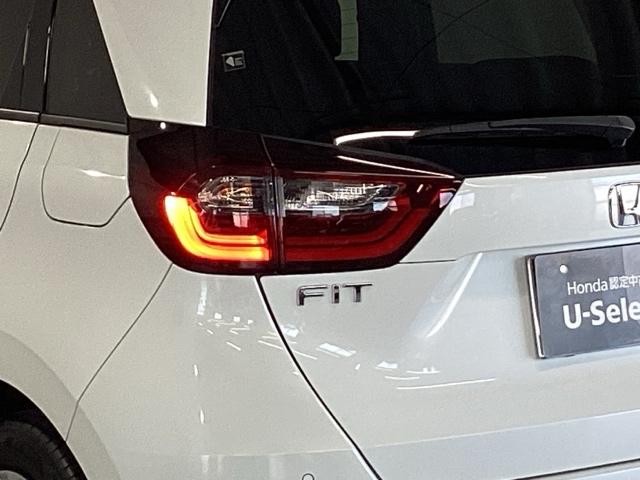 フィット ホーム ディスプレイオーディオ ETC 衝突軽減ブレーキ LEDライト オートライト クリアランスソナー 記録簿付 エアバッグ iストップ スマ-トキ- 盗難防止装置 Wエアバック USBポート DVD(27枚目)