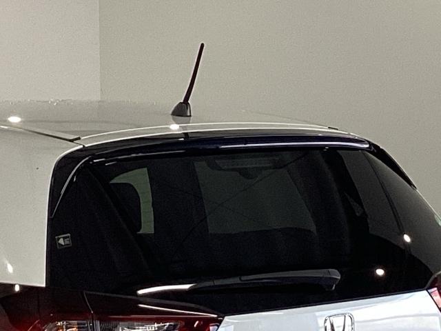 フィット ホーム ディスプレイオーディオ ETC 衝突軽減ブレーキ LEDライト オートライト クリアランスソナー 記録簿付 エアバッグ iストップ スマ-トキ- 盗難防止装置 Wエアバック USBポート DVD(28枚目)