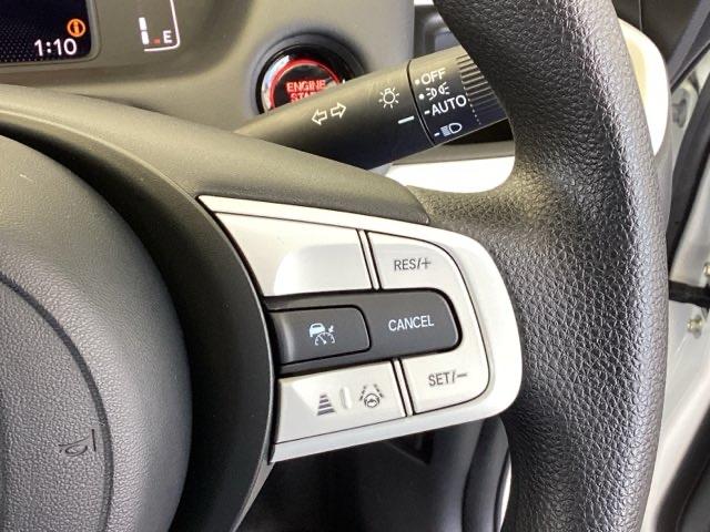 フィット ホーム ディスプレイオーディオ ETC 衝突軽減ブレーキ LEDライト オートライト クリアランスソナー 記録簿付 エアバッグ iストップ スマ-トキ- 盗難防止装置 Wエアバック USBポート DVD(41枚目)