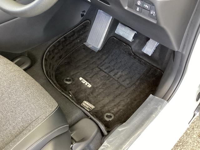 フィット ホーム ディスプレイオーディオ ETC 衝突軽減ブレーキ LEDライト オートライト クリアランスソナー 記録簿付 エアバッグ iストップ スマ-トキ- 盗難防止装置 Wエアバック USBポート DVD(50枚目)