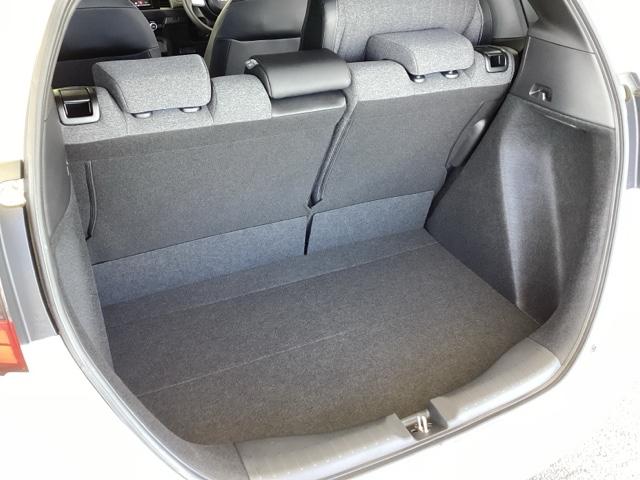 フィット ホーム ディスプレイオーディオ ETC 衝突軽減ブレーキ LEDライト オートライト クリアランスソナー 記録簿付 エアバッグ iストップ スマ-トキ- 盗難防止装置 Wエアバック USBポート DVD(62枚目)