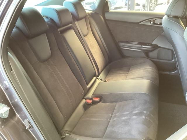 インサイト ＥＸ・ブラックスタイル　純正ナビ　フルセグ　リアカメラ　ＡＡＣ　クルーズコントロール　キーレス　ＬＥＤライト　Ｐセンサー　サイドエアバッグ　ＶＳＡ　シートヒータ　エアバッグ　スマートキー　ＡＢＳ　ドライブレコーダー　ＵＳＢ（19枚目）