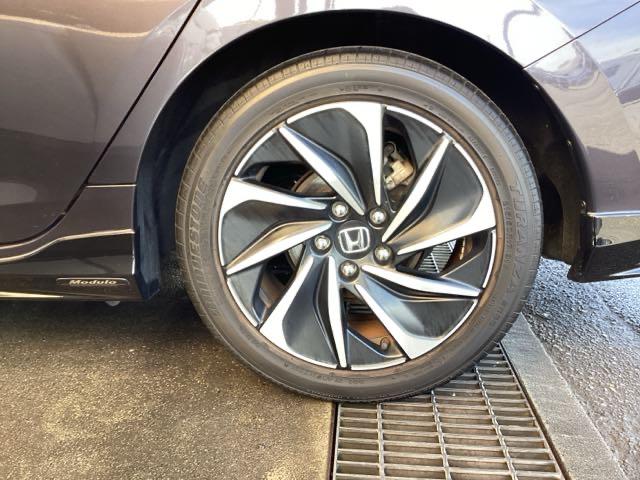 インサイト ＥＸ・ブラックスタイル　純正ナビ　フルセグ　リアカメラ　ＡＡＣ　クルーズコントロール　キーレス　ＬＥＤライト　Ｐセンサー　サイドエアバッグ　ＶＳＡ　シートヒータ　エアバッグ　スマートキー　ＡＢＳ　ドライブレコーダー　ＵＳＢ（25枚目）