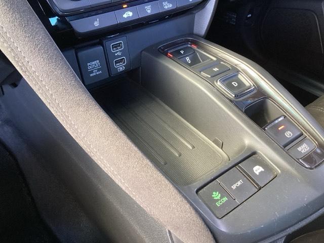 インサイト ＥＸ・ブラックスタイル　純正ナビ　フルセグ　リアカメラ　ＡＡＣ　クルーズコントロール　キーレス　ＬＥＤライト　Ｐセンサー　サイドエアバッグ　ＶＳＡ　シートヒータ　エアバッグ　スマートキー　ＡＢＳ　ドライブレコーダー　ＵＳＢ（42枚目）