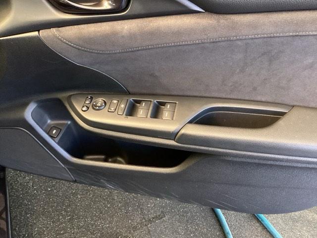 インサイト ＥＸ・ブラックスタイル　純正ナビ　フルセグ　リアカメラ　ＡＡＣ　クルーズコントロール　キーレス　ＬＥＤライト　Ｐセンサー　サイドエアバッグ　ＶＳＡ　シートヒータ　エアバッグ　スマートキー　ＡＢＳ　ドライブレコーダー　ＵＳＢ（50枚目）