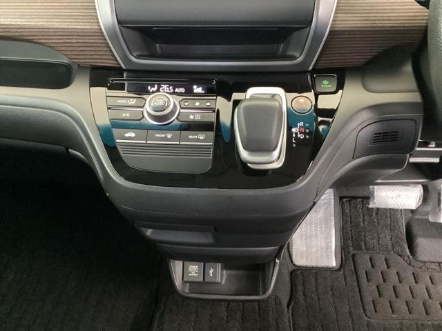 フリード+ハイブリッド ハイブリッド・クロスターホンダセンシング 純正メモリーナビ 両側電動スライドドア バックカメラ ETC 地デジフルセグ 両側電動ドア LEDヘッドライト スマートキー 横滑り防止装置 クルーズコントロール ウォークスルー 整備記録簿 USB(13枚目)